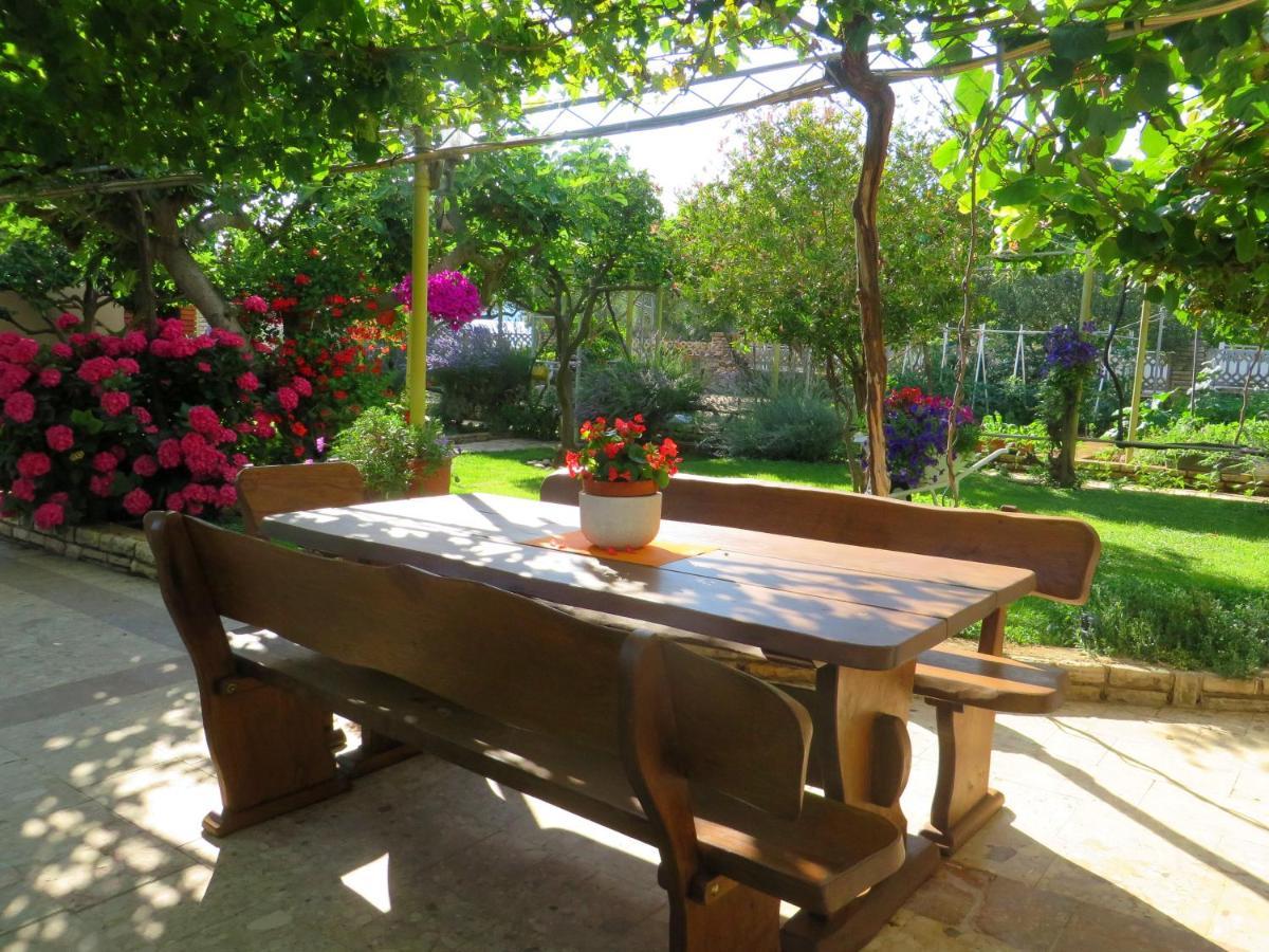 Beach Apartment Roza Biograd Oneroom - Premium Location Biograd Na Moru Buitenkant foto